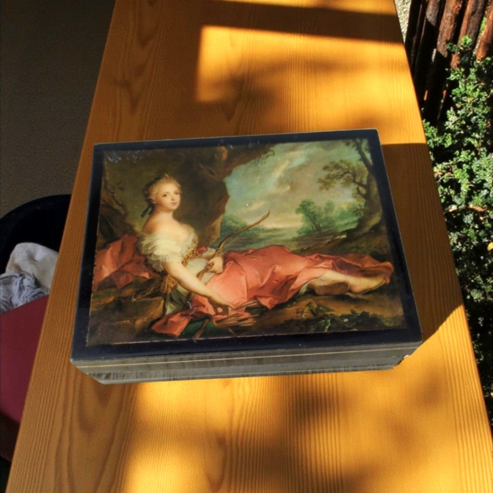 Vintage eare Portrait of Maria Adelaide of France REUGE MUSIC BOX Doctor Zhivago